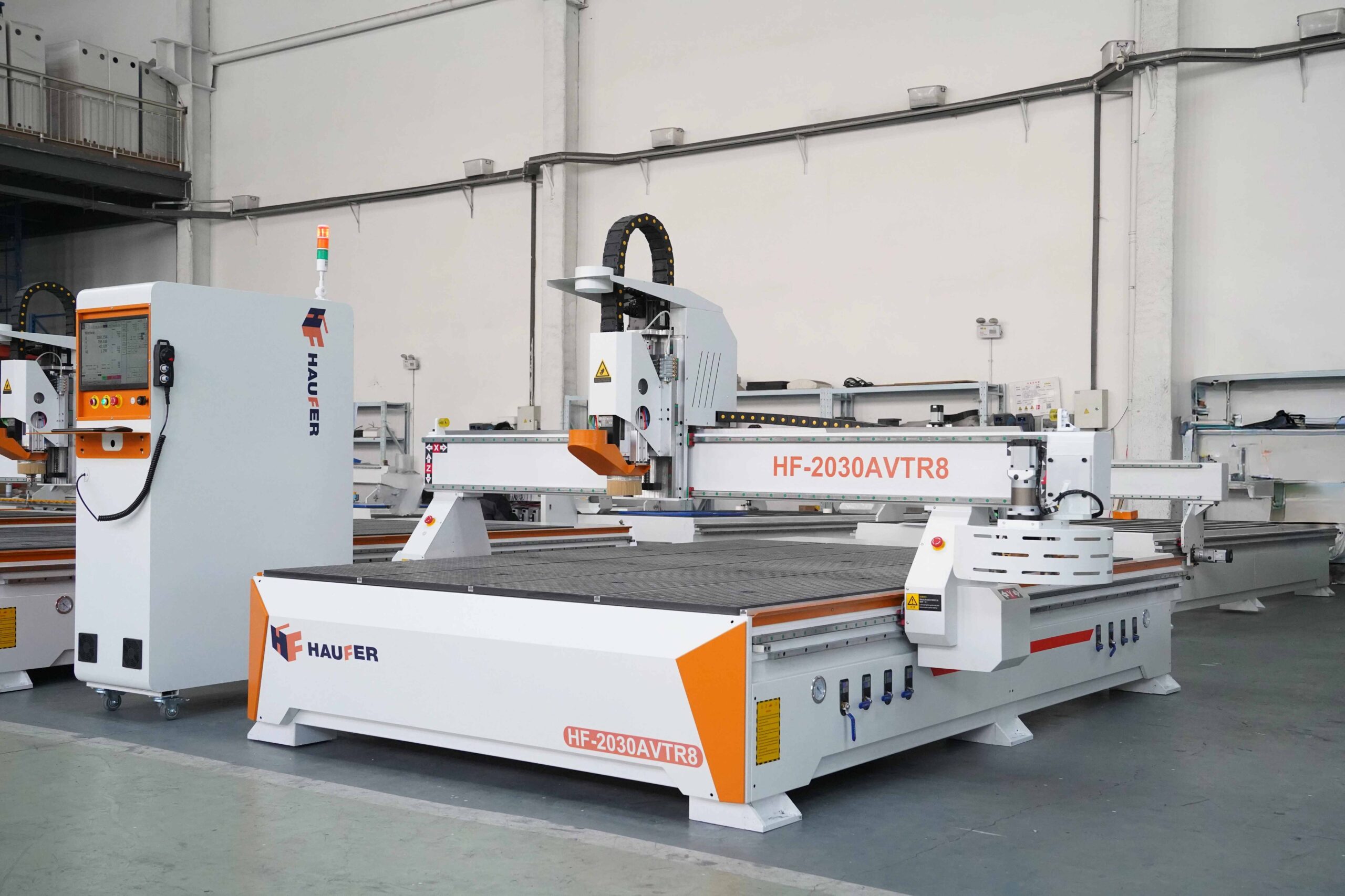 Фрезерно-гравировальный станок с ЧПУ HАUFER HF-2030AVTR8