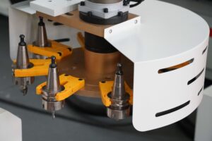 Фрезерно-гравировальный станок с ЧПУ HАUFER HF-2040AVTR8